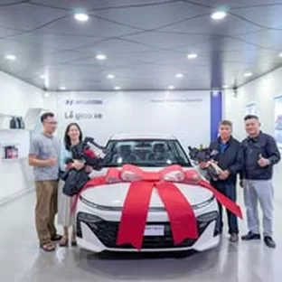 Bàn giao xe Hyundai cho khách hàng tại Đà Nẵng